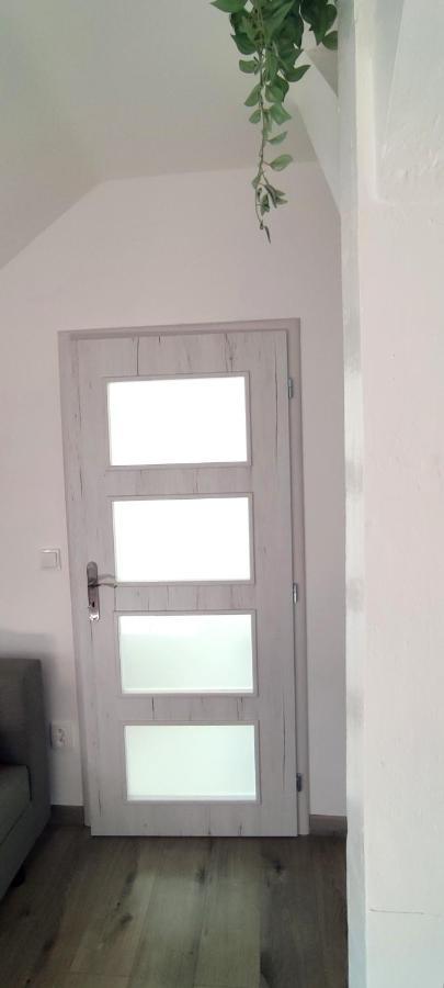 Apartmán pod Hradem NOVÉ WiFi/AC Sternberk Exterior foto